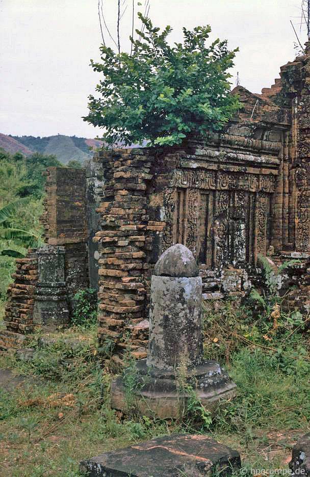 Di tích của Mỹ Sơn - Lingam